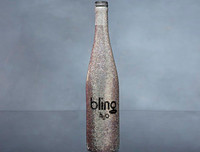 [ẢNH] Những chai nước lọc có thiết kế lạ mắt và mức giá cao không ngờ tới