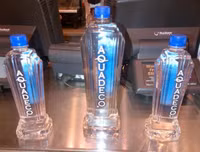 [ẢNH] Những chai nước lọc có thiết kế lạ mắt và mức giá cao không ngờ tới