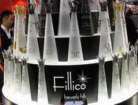 [ẢNH] Những chai nước lọc có thiết kế lạ mắt và mức giá cao không ngờ tới