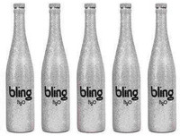 [ẢNH] Những chai nước lọc có thiết kế lạ mắt và mức giá cao không ngờ tới