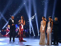 Chiêm ngưỡng vẻ đẹp nóng bỏng của tân Hoa hậu Hoàn vũ Thế giới 2018