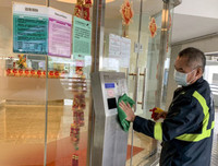 [ẢNH] Hàng loạt tập đoàn ô tô, công nghệ ‘lao vào’ sản xuất khẩu trang y tế