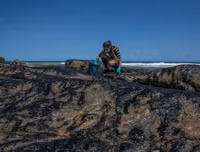 [ẢNH] Những bức hình đầy ám ảnh về ô nhiễm môi trường biển ở Brazil