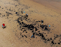 [ẢNH] Những bức hình đầy ám ảnh về ô nhiễm môi trường biển ở Brazil