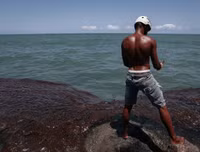 [ẢNH] Những bức hình đầy ám ảnh về ô nhiễm môi trường biển ở Brazil