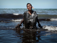 [ẢNH] Những bức hình đầy ám ảnh về ô nhiễm môi trường biển ở Brazil