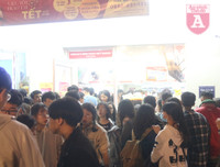 [ẢNH] Phố đi bộ Bờ hồ trụi cây sau một đêm countdown người 