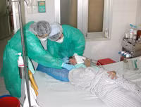 [ẢNH] Vì sao người lớn lại dễ bị nhiễm virus corona hơn trẻ em?