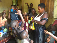 Mẹ đơn thân 39 tuổi chật vật nuôi 38 đứa con một mình vì chồng bỏ đi