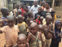 Mẹ đơn thân 39 tuổi chật vật nuôi 38 đứa con một mình vì chồng bỏ đi