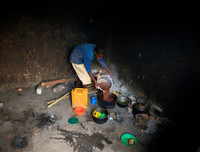 Mẹ đơn thân 39 tuổi chật vật nuôi 38 đứa con một mình vì chồng bỏ đi