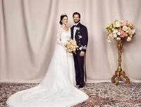 [ẢNH] Chiêm ngưỡng 12 mẫu váy cưới đẹp nhất trong lịch sử Hoàng gia các nước