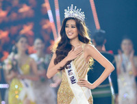 [ẢNH] Muôn kiểu chào đón năm mới 2020 của dàn 