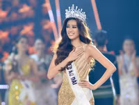 [ẢNH] Muôn kiểu chào đón năm mới 2020 của dàn 