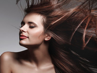 [ẢNH] Cảnh giác trước những hiểm họa từ thói quen để tóc ướt đi ngủ