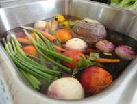 [ẢNH] Những kiểu ăn rau tưởng ngon bổ nhưng lại độc hại vô cùng