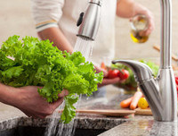 [ẢNH] Những kiểu ăn rau tưởng ngon bổ nhưng lại độc hại vô cùng