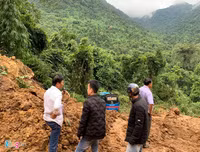 Hiện trường sạt lở nghiêm trọng ở đèo Bảo Lộc, giao thông tê liệt
