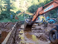 Hiện trường sạt lở nghiêm trọng ở đèo Bảo Lộc, giao thông tê liệt