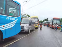 Hiện trường sạt lở nghiêm trọng ở đèo Bảo Lộc, giao thông tê liệt