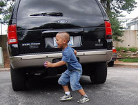 [ẢNH] Tai nạn chết người do điểm mù trên xe ô tô và cách khắc phục hiệu quả