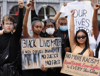 [ẢNH] Biểu tình phản đối phân biệt sắc tộc lan rộng ra nhiều quốc gia trên thế giới