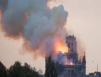 Cháy lớn kinh hoàng ở Nhà thờ Đức Bà Paris