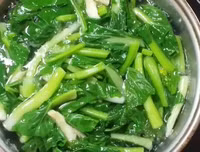 [ẢNH] Những kiểu ăn rau tưởng ngon bổ nhưng lại độc hại vô cùng