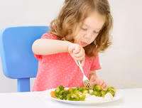 [ẢNH] Những kiểu ăn rau tưởng ngon bổ nhưng lại độc hại vô cùng