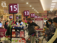 [ẢNH] Người dân thực hiện cách ly toàn xã hội trong tâm lí tự tin chiến thắng Covid-19