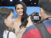 [ẢNH] Lạ mắt khi H'Hen Niê biến hóa với mái tóc dài