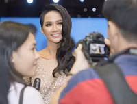 [ẢNH] Lạ mắt khi H'Hen Niê biến hóa với mái tóc dài