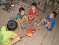 Cuộc sống đói nghèo trong những gia đình 