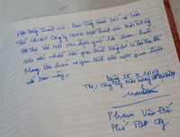 Hai con trai khóc ngất trong đám tang người mẹ lao công bị xe ‘điên’ đâm tử vong