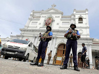 [ẢNH] Thảm kịch đánh bom ngày Phục Sinh ở Sri Lanka, khiến hàng trăm người thương vong