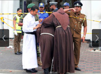 [ẢNH] Thảm kịch đánh bom ngày Phục Sinh ở Sri Lanka, khiến hàng trăm người thương vong