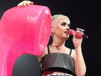 [ẢNH] Những trang phục đẳng cấp của NTK Công Trí tỏa sáng cùng sao ngoại