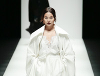 [ẢNH] Những trang phục đẳng cấp của NTK Công Trí tỏa sáng cùng sao ngoại