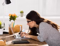 [ẢNH] Những thói quen xấu nhiều người hay mắc phải làm ảnh hưởng tới làn da