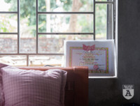 [ẢNH] Nụ cười lạc quan của nữ sinh Ngoại Thương trước cái Tết 