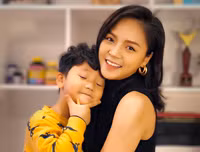 [ẢNH] Những bà mẹ đơn thân ‘nóng bỏng’ nhất làng giải trí Việt