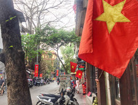 [ẢNH] Cờ đỏ sao vàng, biểu ngữ rợp trời Hà Nội mừng các ngày Lễ lịch sử của đất nước