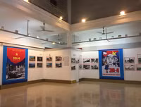 [ẢNH] Cờ đỏ sao vàng, biểu ngữ rợp trời Hà Nội mừng các ngày Lễ lịch sử của đất nước