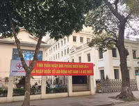 [ẢNH] Cờ đỏ sao vàng, biểu ngữ rợp trời Hà Nội mừng các ngày Lễ lịch sử của đất nước