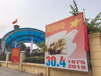 [ẢNH] Cờ đỏ sao vàng, biểu ngữ rợp trời Hà Nội mừng các ngày Lễ lịch sử của đất nước