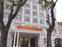 [ẢNH] Cờ đỏ sao vàng, biểu ngữ rợp trời Hà Nội mừng các ngày Lễ lịch sử của đất nước