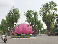 [ẢNH] Cờ đỏ sao vàng, biểu ngữ rợp trời Hà Nội mừng các ngày Lễ lịch sử của đất nước