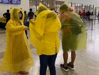 [ẢNH] Những đồ bảo hộ chống virus corona ‘cực dị’