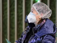 [ẢNH] Những đồ bảo hộ chống virus corona ‘cực dị’