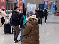 [ẢNH] Những đồ bảo hộ chống virus corona ‘cực dị’